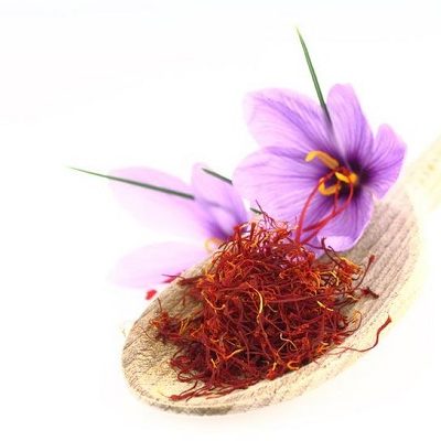 نقش زعفران در زندگی روز مره ایرانیان
