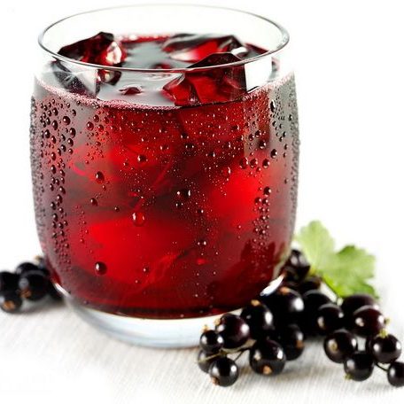 فواید و عوارض آب‌ زرشک طبیعی